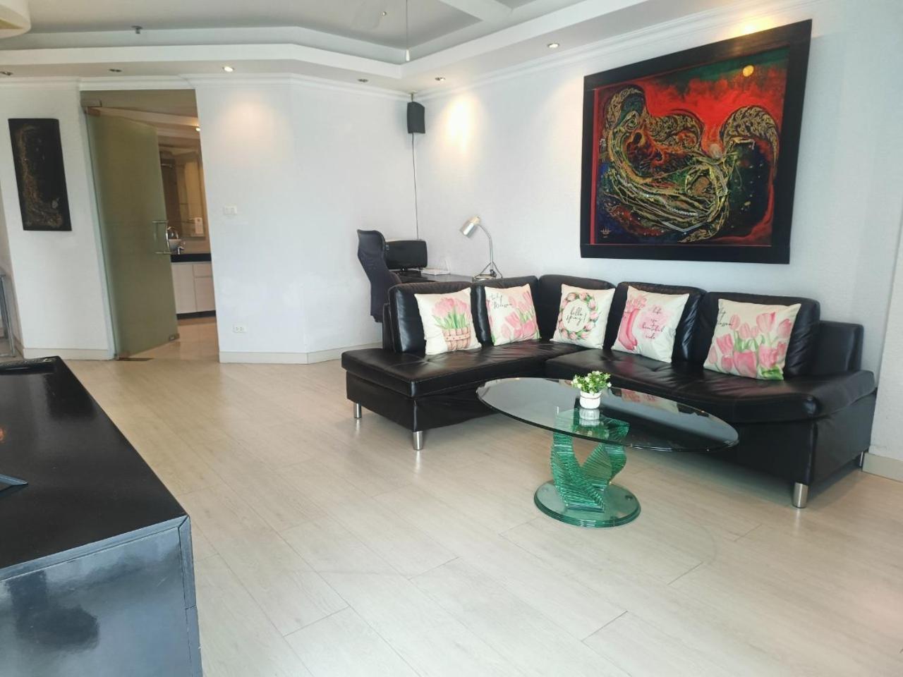 View Talay 6 Pattaya Beach Apartment By Honey Eksteriør billede
