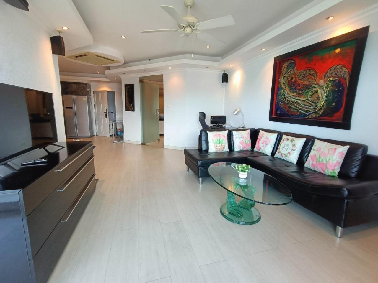 View Talay 6 Pattaya Beach Apartment By Honey Eksteriør billede