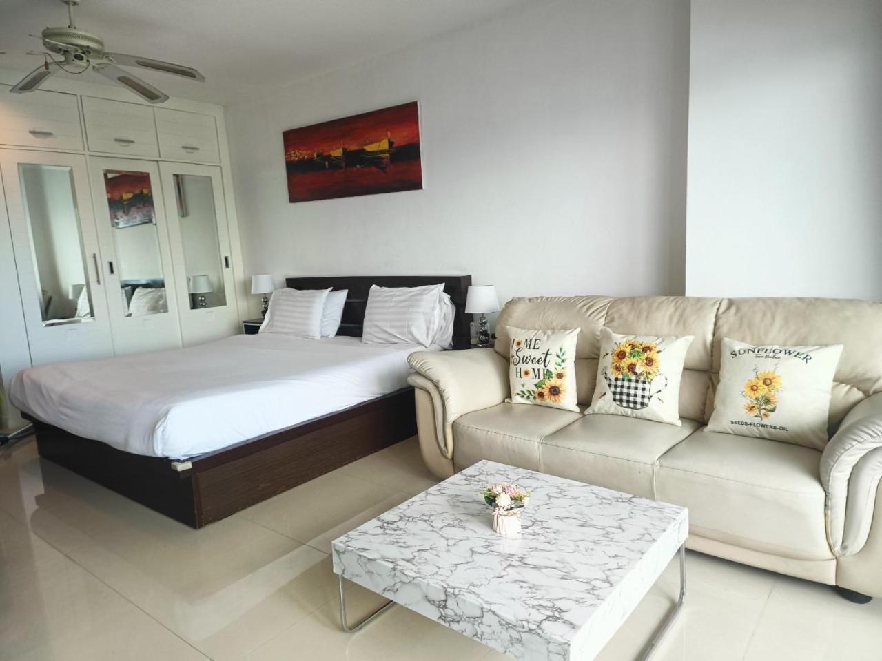 View Talay 6 Pattaya Beach Apartment By Honey Eksteriør billede