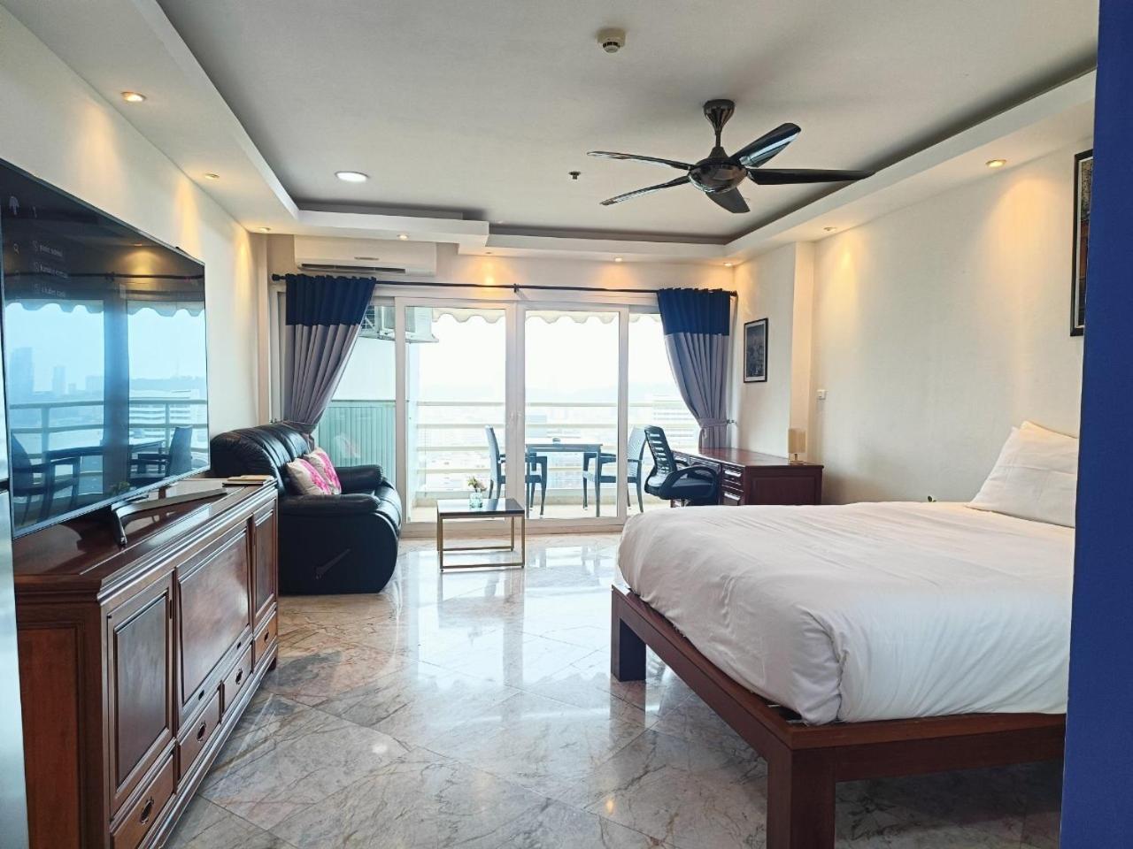 View Talay 6 Pattaya Beach Apartment By Honey Eksteriør billede