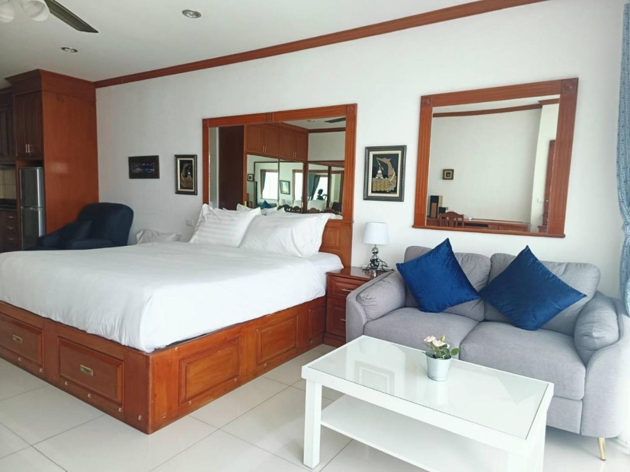 View Talay 6 Pattaya Beach Apartment By Honey Eksteriør billede