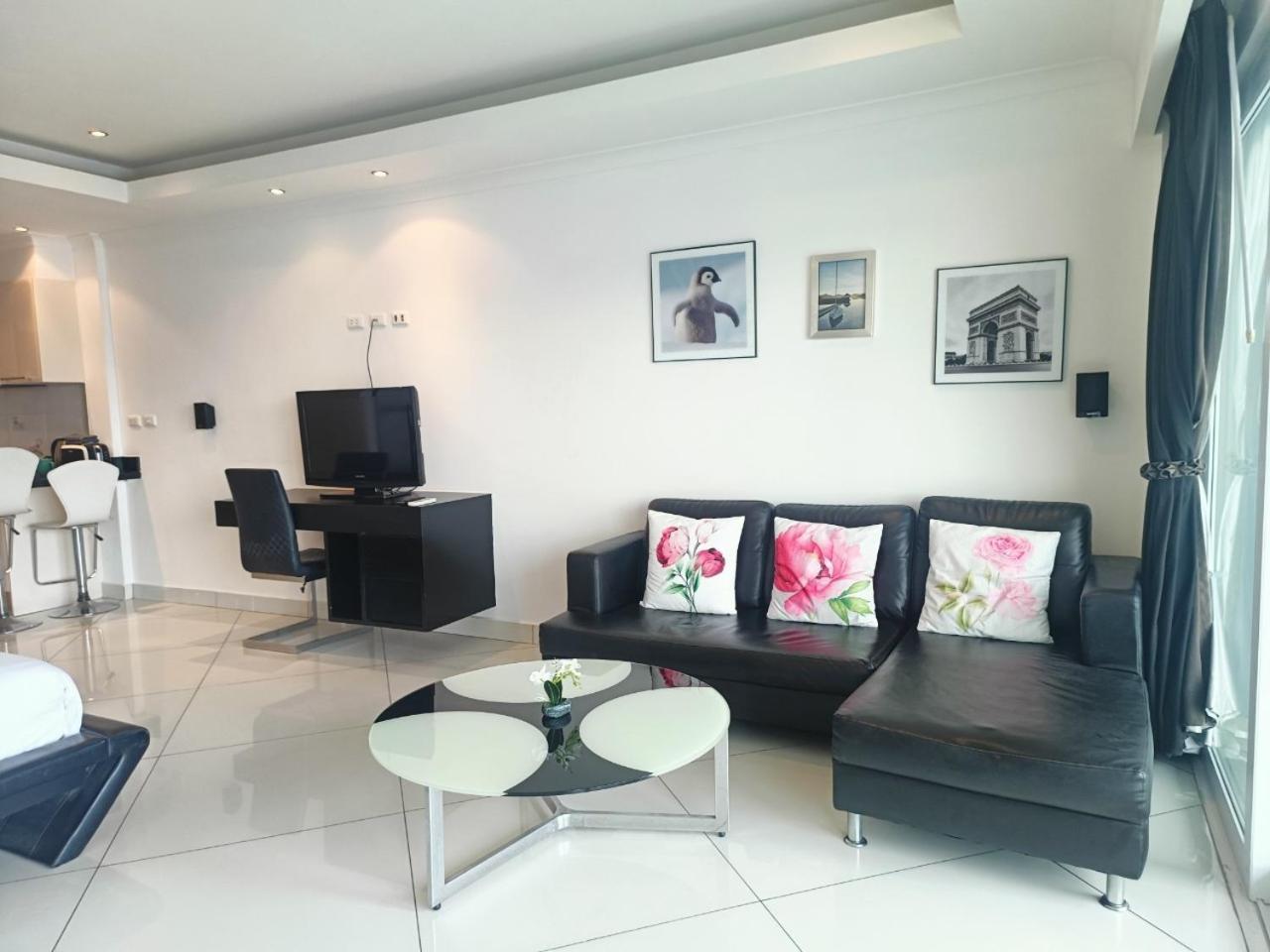 View Talay 6 Pattaya Beach Apartment By Honey Eksteriør billede