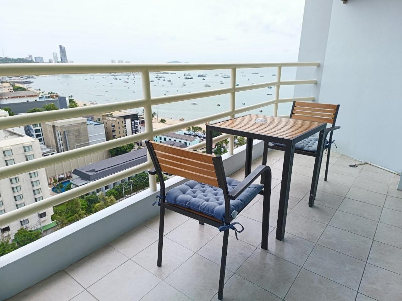 View Talay 6 Pattaya Beach Apartment By Honey Eksteriør billede