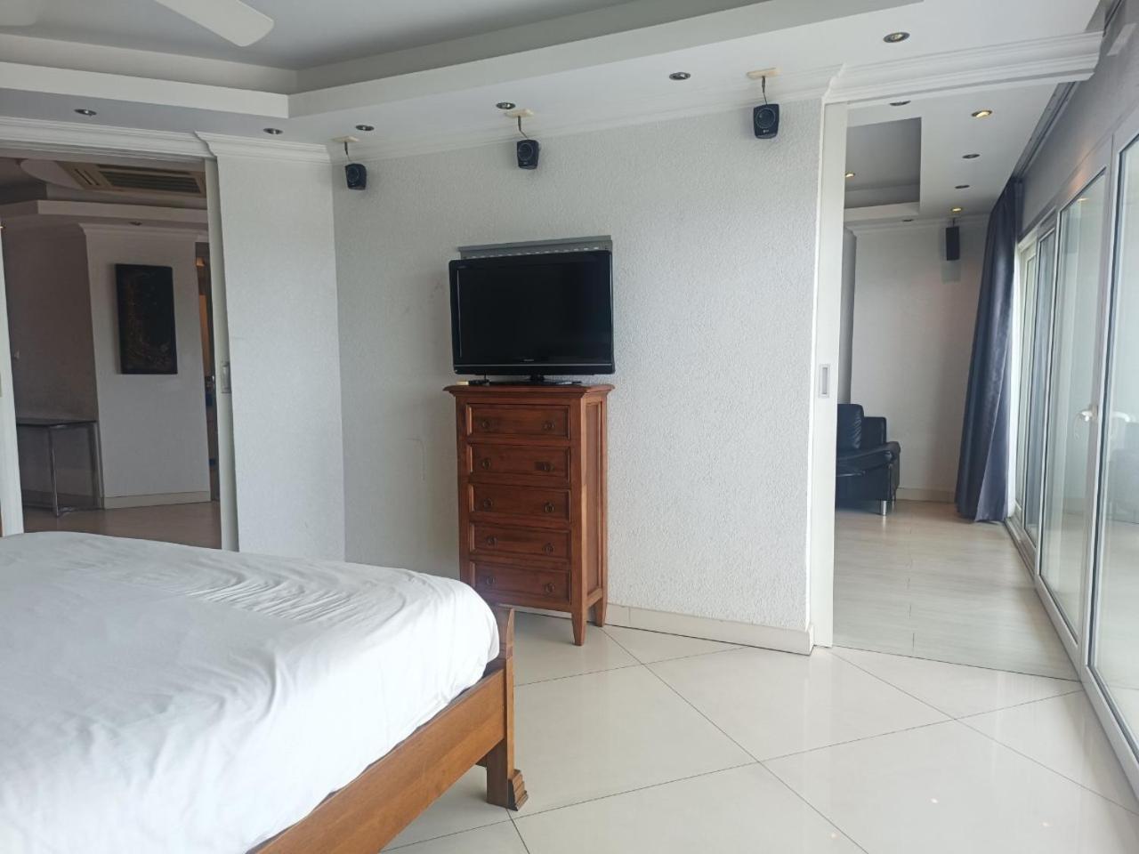 View Talay 6 Pattaya Beach Apartment By Honey Eksteriør billede