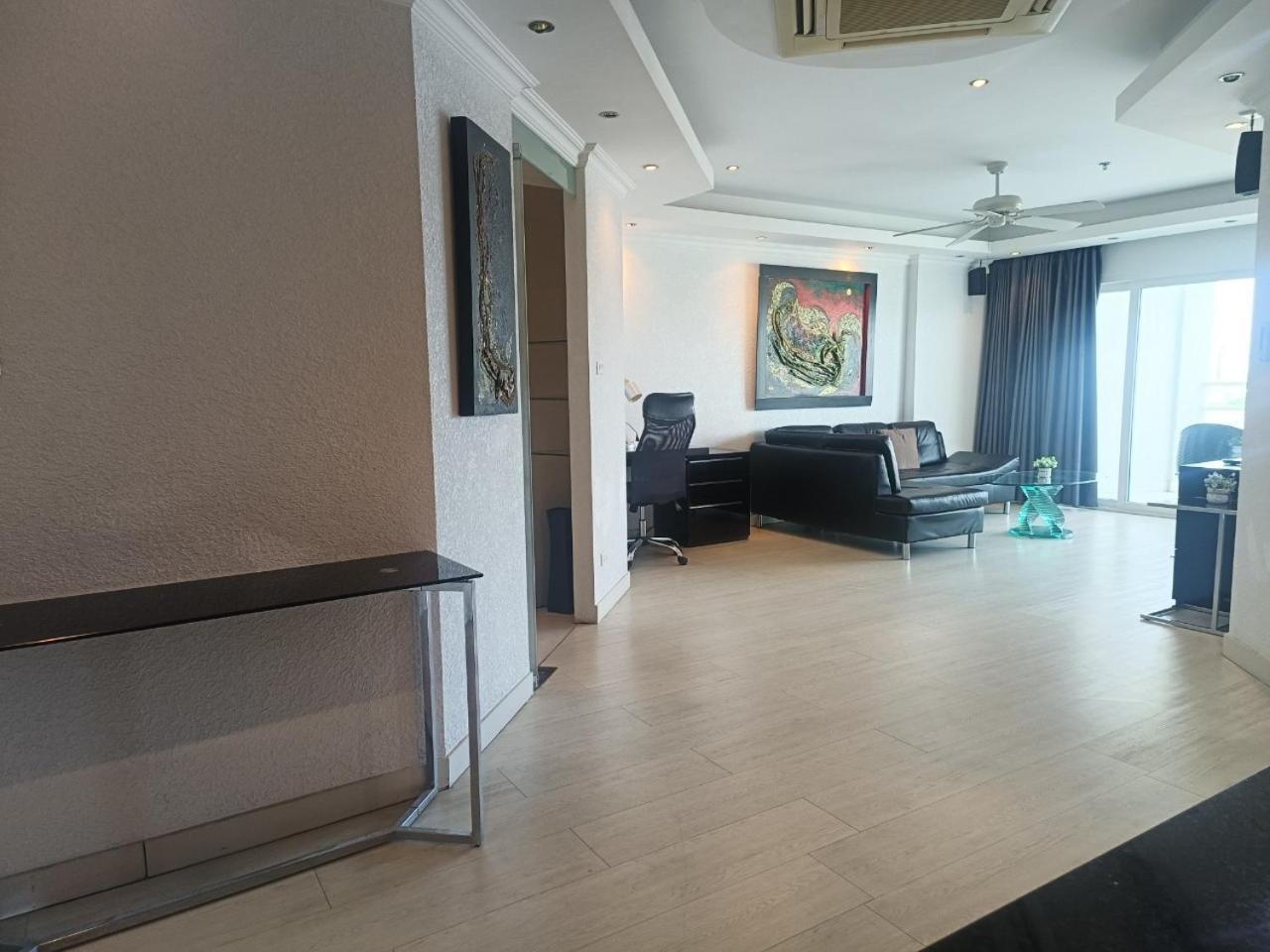View Talay 6 Pattaya Beach Apartment By Honey Eksteriør billede