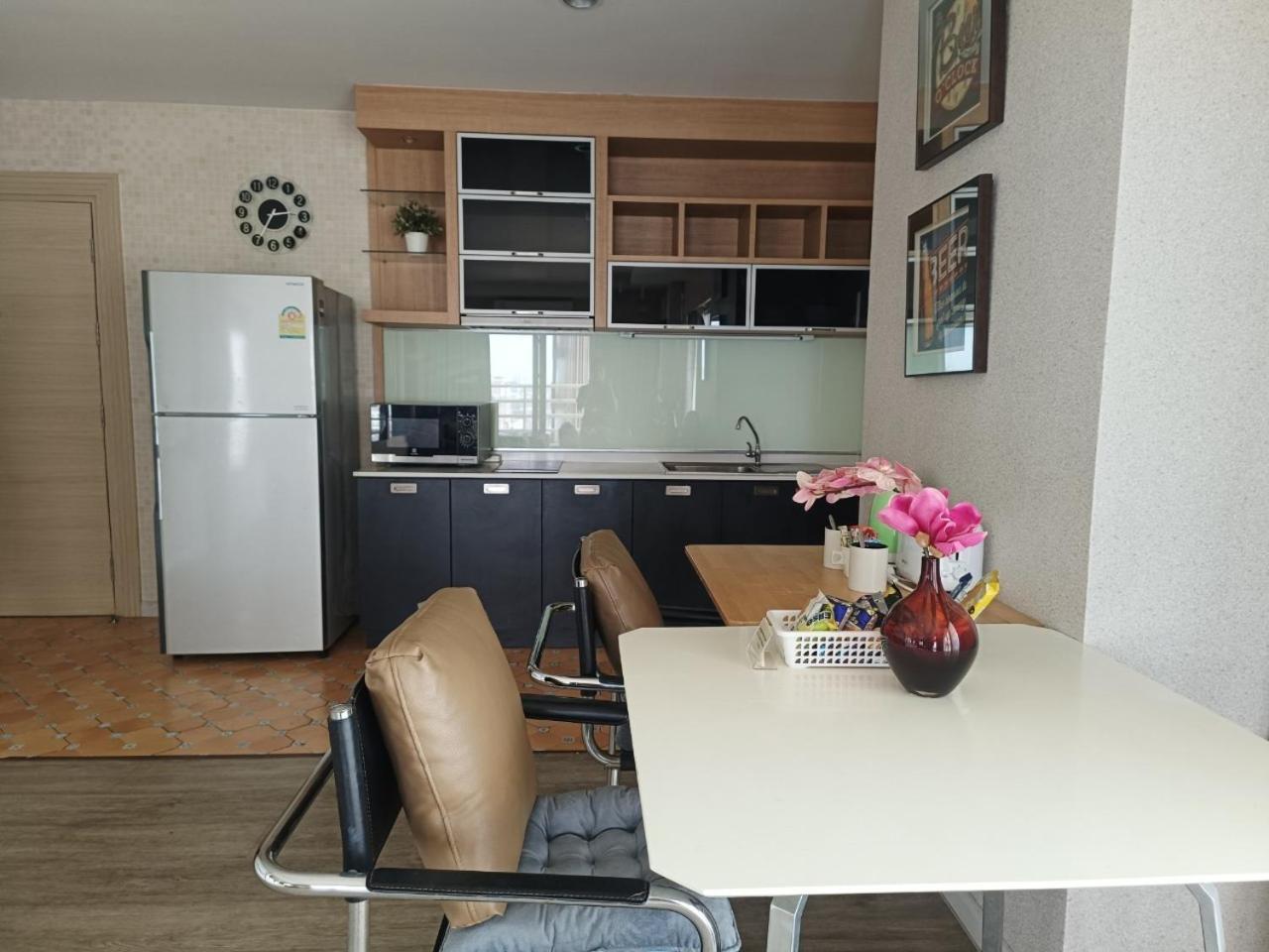 View Talay 6 Pattaya Beach Apartment By Honey Eksteriør billede