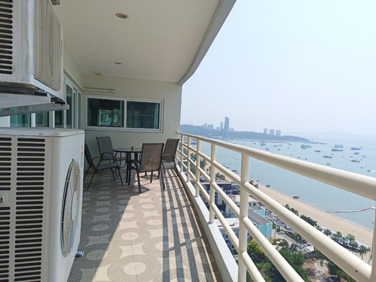View Talay 6 Pattaya Beach Apartment By Honey Eksteriør billede
