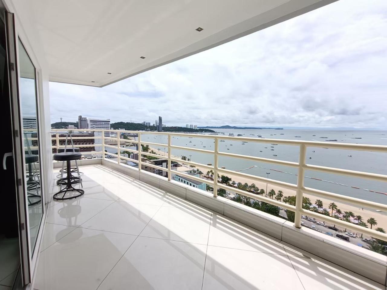 View Talay 6 Pattaya Beach Apartment By Honey Eksteriør billede